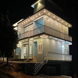 The Karlyle Hotel Vaduvanchal